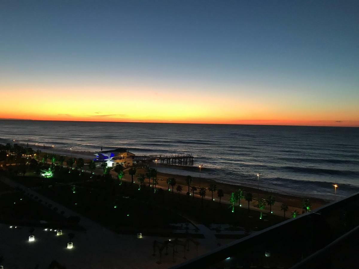 Batumi Beach Tower מראה חיצוני תמונה